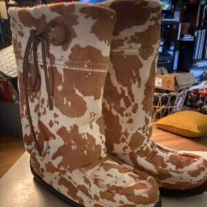 Manitobah Pony hair Mukluks